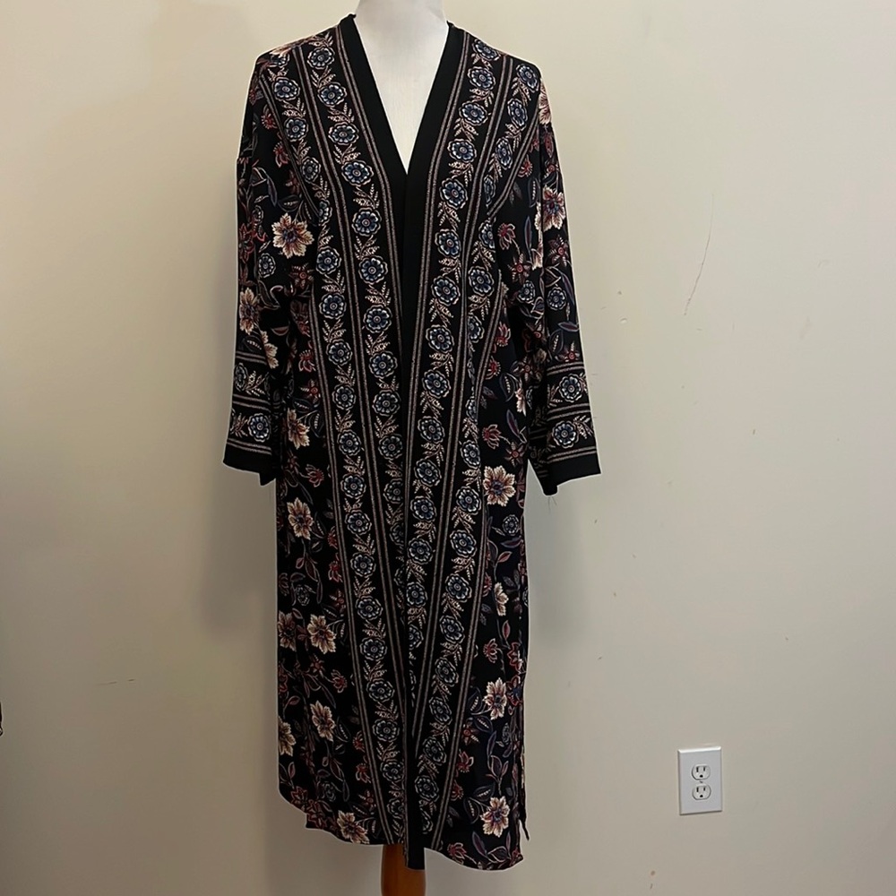 Allison Joy Black Blue and Pink Floral Duster Size Medium Large